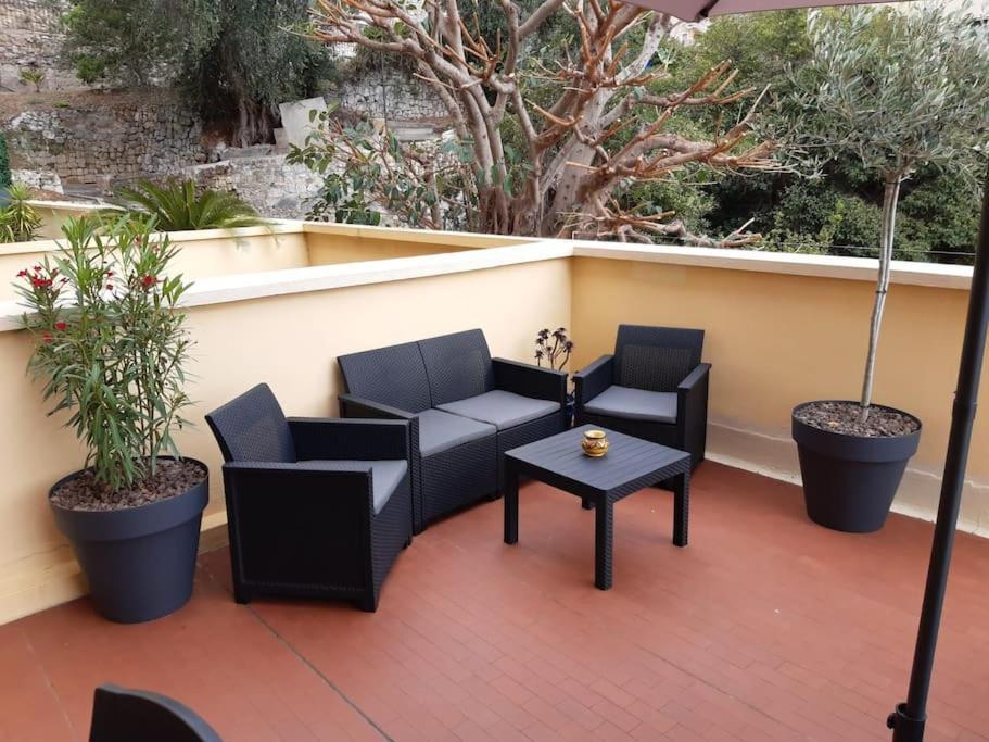 Le Garavan, Superbe Studio Vue Mer Et Vieux Menton Eksteriør billede