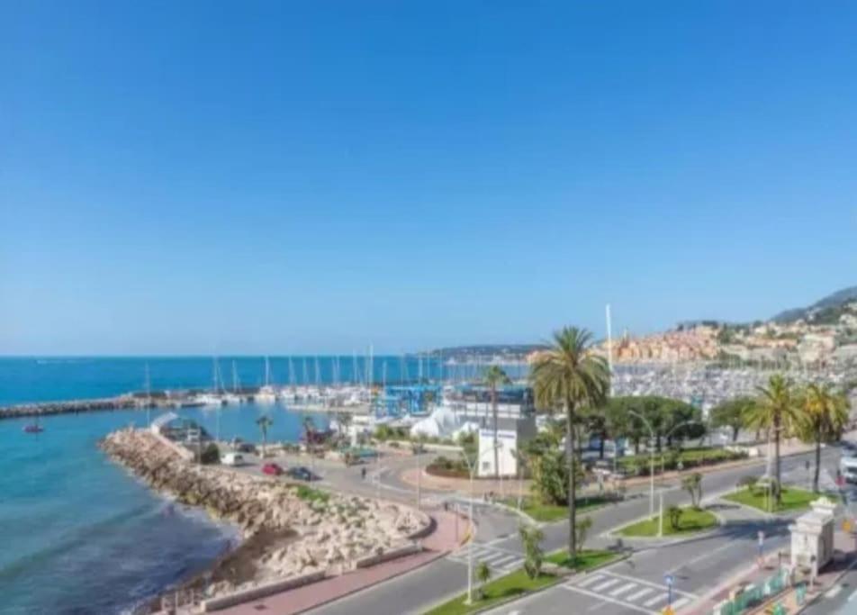 Le Garavan, Superbe Studio Vue Mer Et Vieux Menton Eksteriør billede