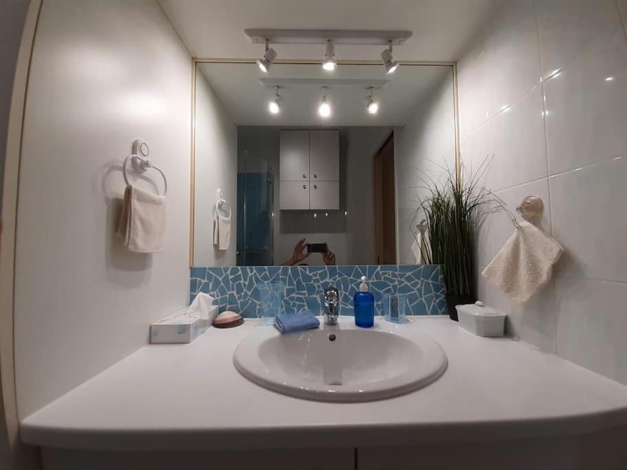 Le Garavan, Superbe Studio Vue Mer Et Vieux Menton Eksteriør billede